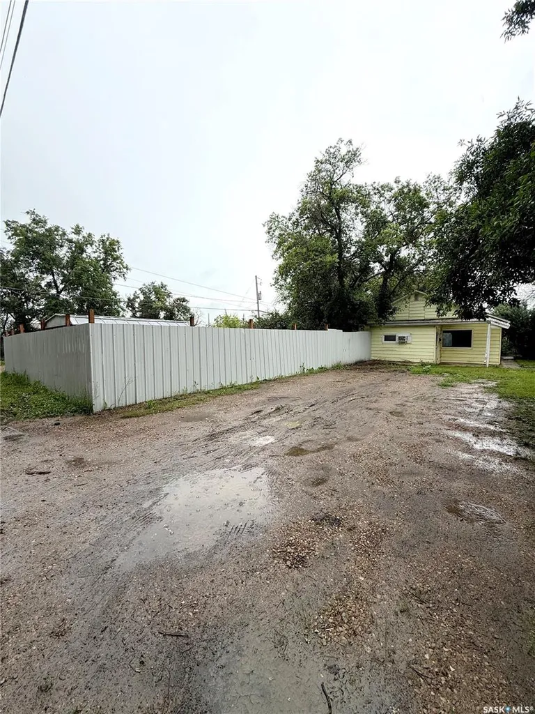 172 4th Street E Shaunavon SK S0N 2M0