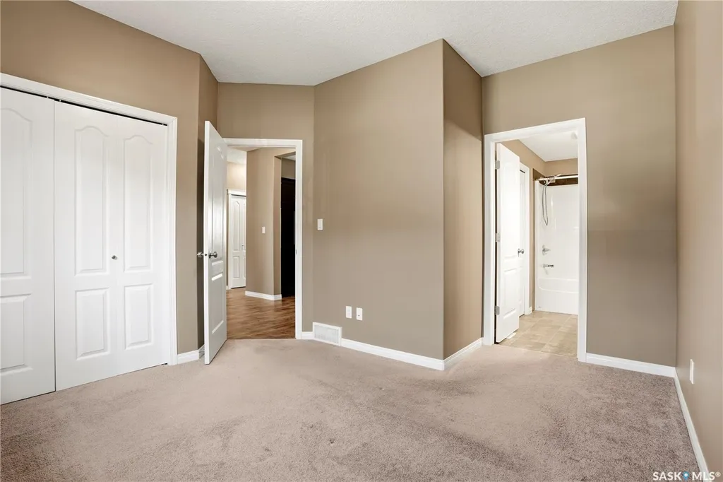3814 Dewdney Avenue E Regina SK S4Z 0A6