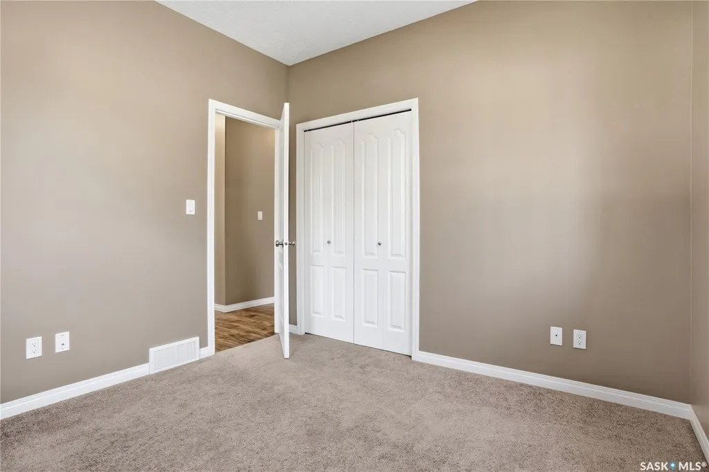 3814 Dewdney Avenue E Regina SK S4Z 0A6