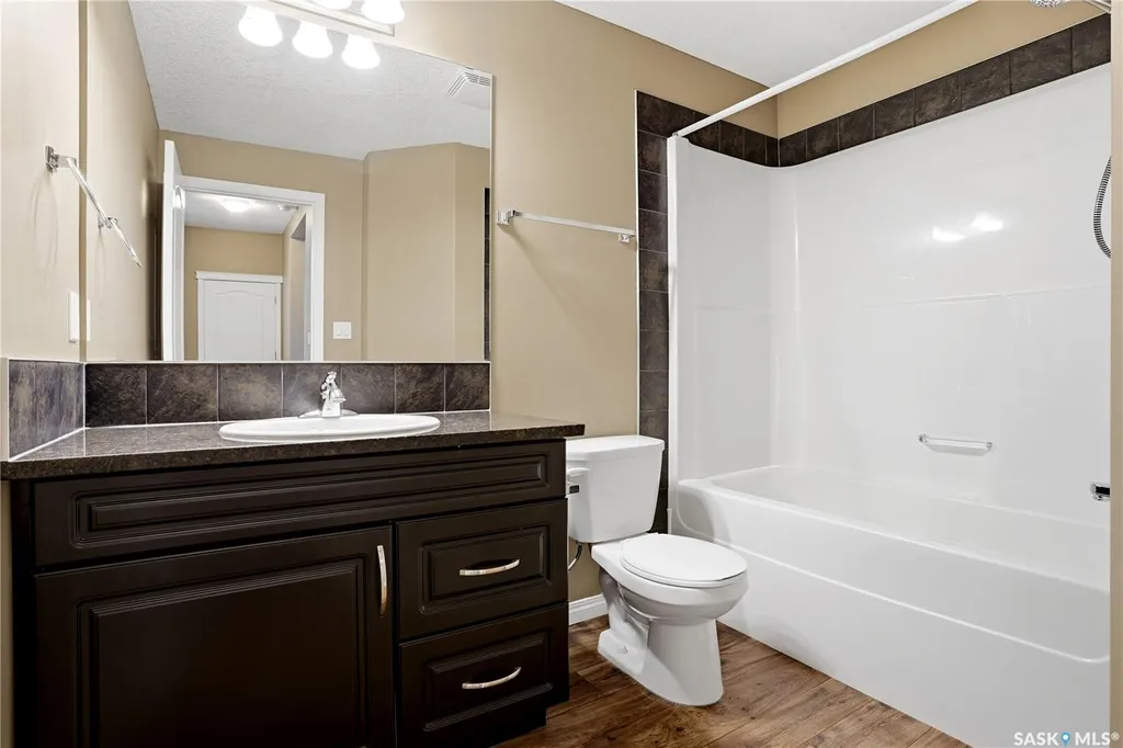 3814 Dewdney Avenue E Regina SK S4Z 0A6