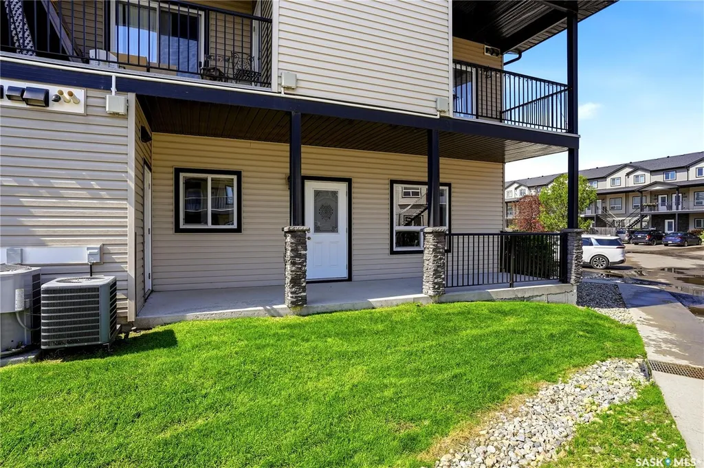 3814 Dewdney Avenue E Regina SK S4Z 0A6