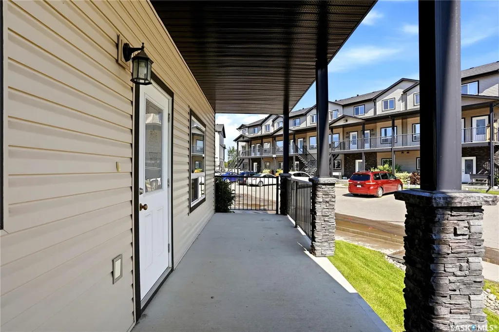 3814 Dewdney Avenue E Regina SK S4Z 0A6