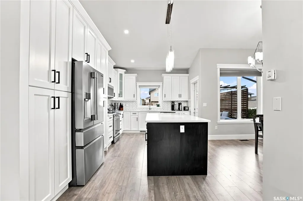 670 Fast Crescent Saskatoon SK S7W 0X1