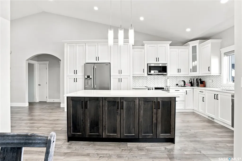 670 Fast Crescent Saskatoon SK S7W 0X1