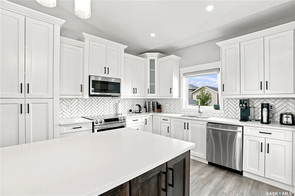670 Fast Crescent Saskatoon SK S7W 0X1