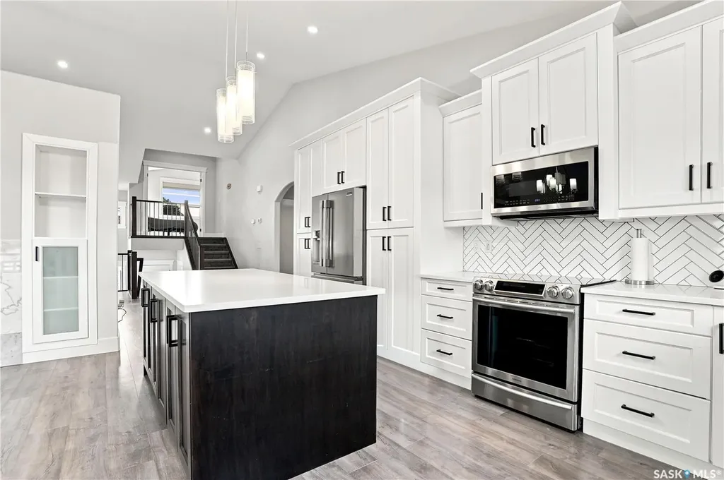 670 Fast Crescent Saskatoon SK S7W 0X1