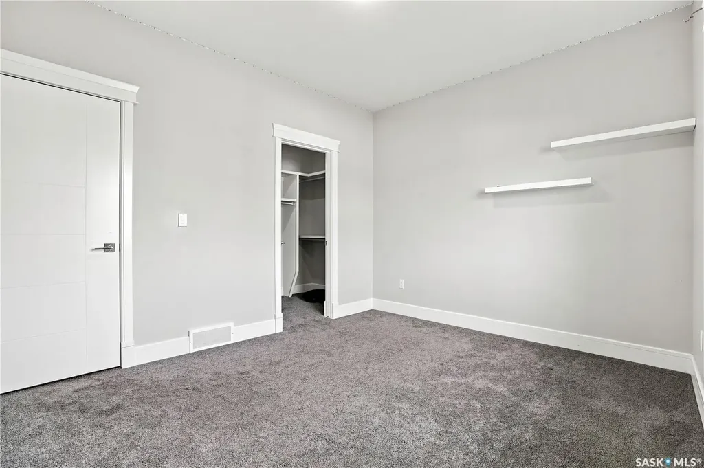 670 Fast Crescent Saskatoon SK S7W 0X1