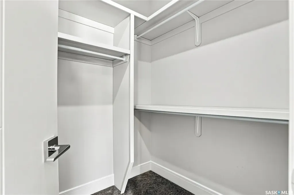 670 Fast Crescent Saskatoon SK S7W 0X1