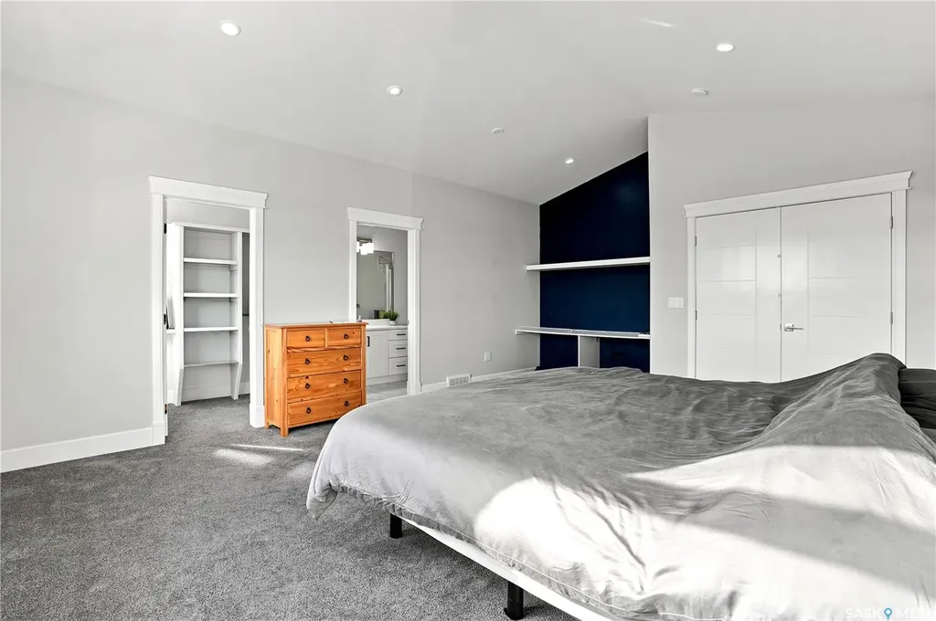 670 Fast Crescent Saskatoon SK S7W 0X1