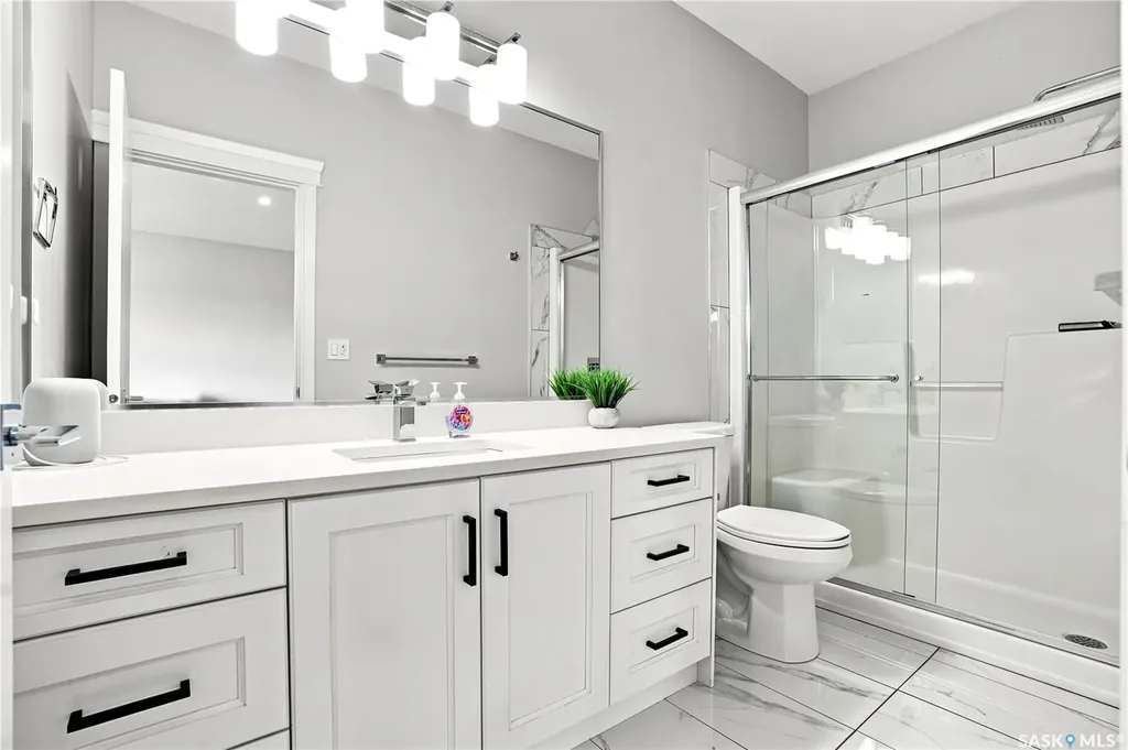 670 Fast Crescent Saskatoon SK S7W 0X1