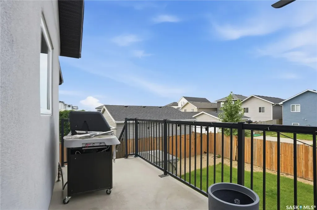 670 Fast Crescent Saskatoon SK S7W 0X1
