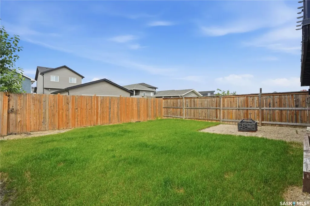 670 Fast Crescent Saskatoon SK S7W 0X1