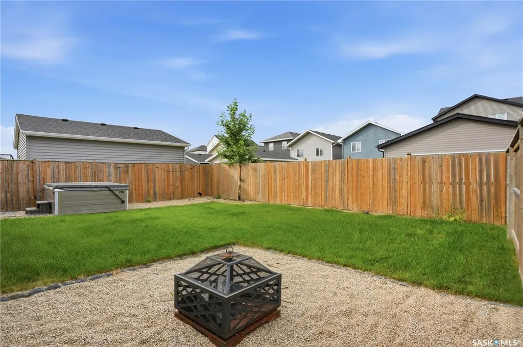 670 Fast Crescent Saskatoon SK S7W 0X1