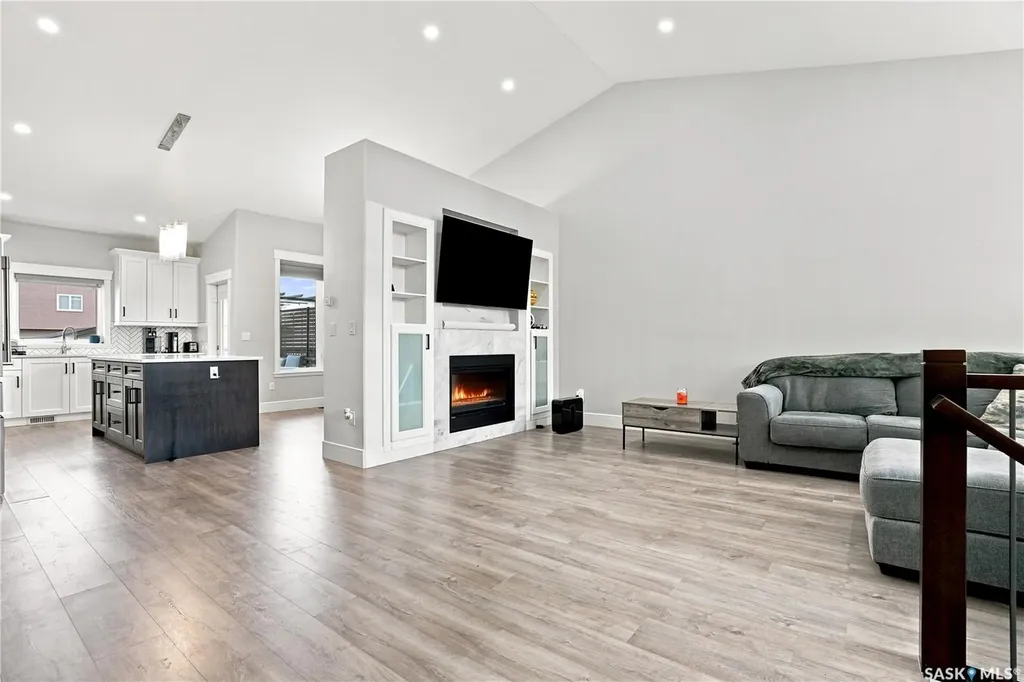 670 Fast Crescent Saskatoon SK S7W 0X1
