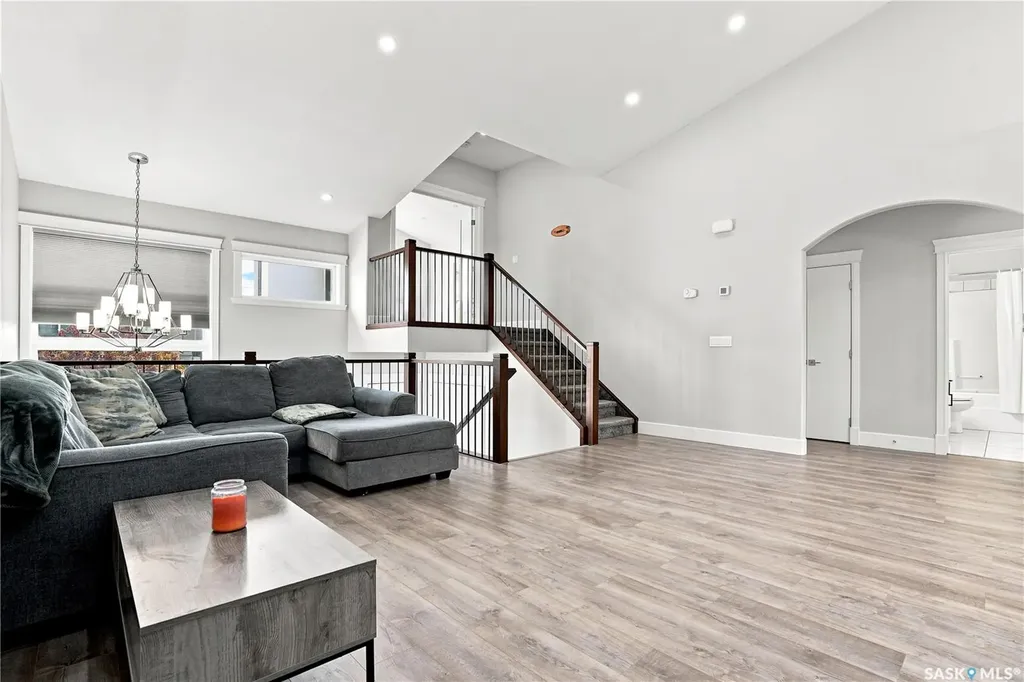 670 Fast Crescent Saskatoon SK S7W 0X1