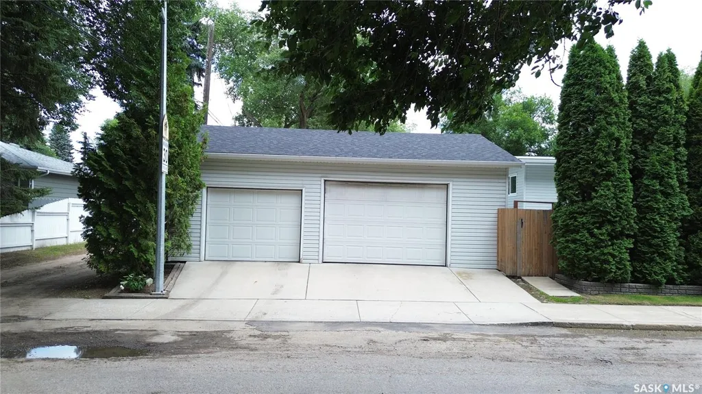 1801 Wilson Crescent Saskatoon SK S7J 2N8