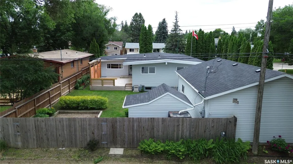 1801 Wilson Crescent Saskatoon SK S7J 2N8