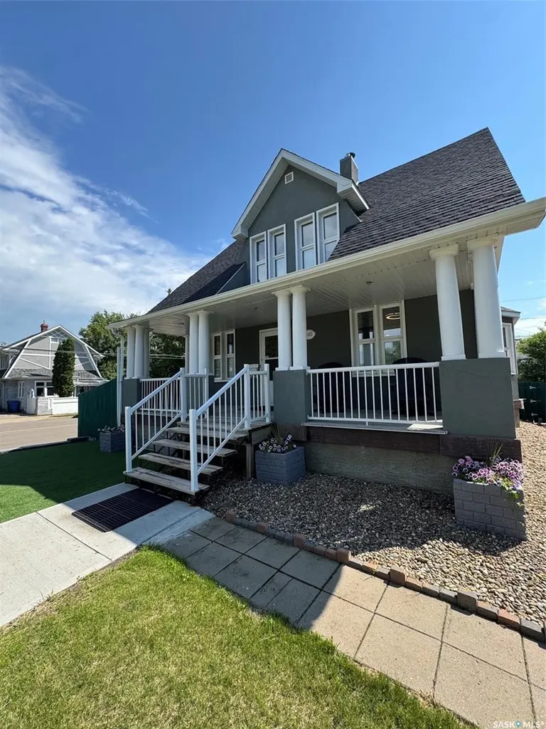 1492 98th Street North Battleford SK S9A 0M4
