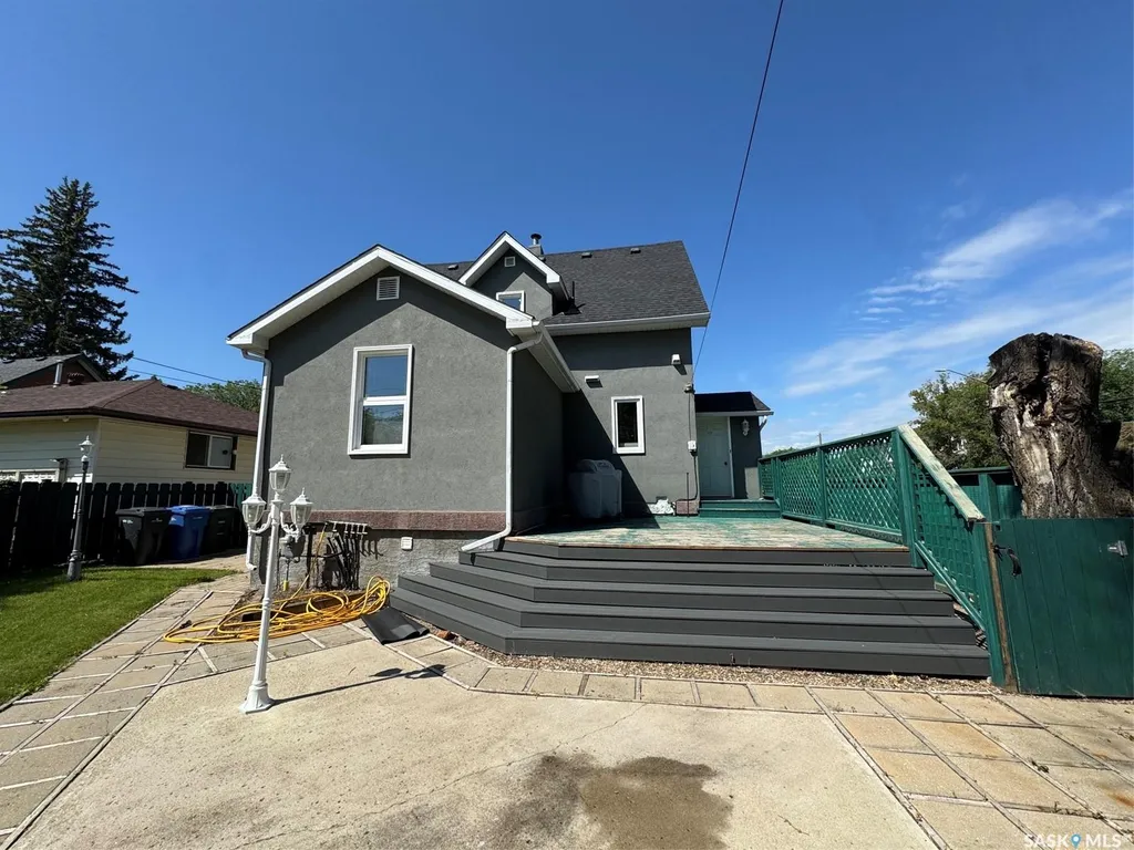 1492 98th Street North Battleford SK S9A 0M4