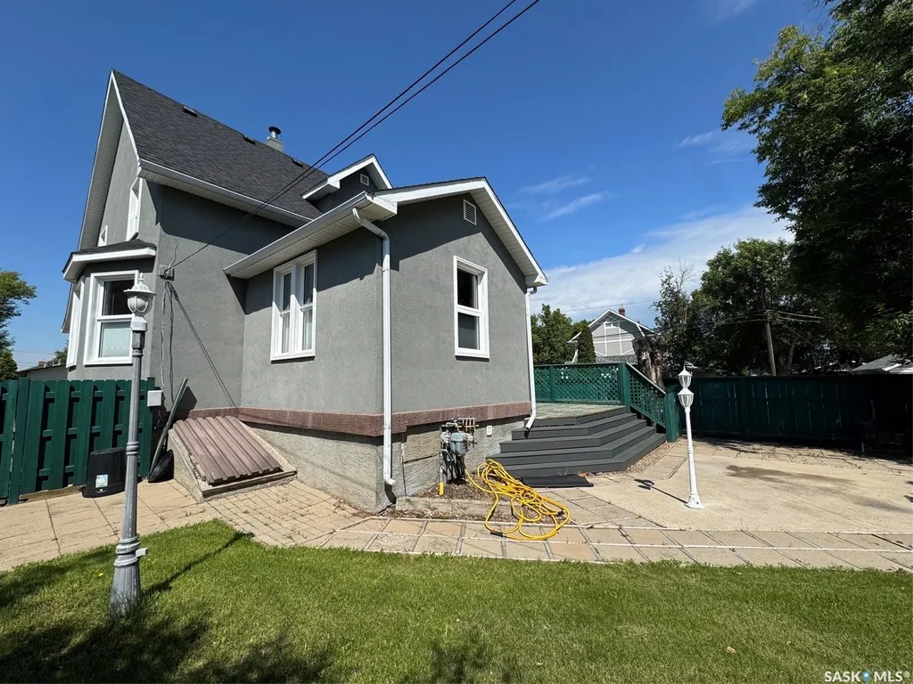 1492 98th Street North Battleford SK S9A 0M4