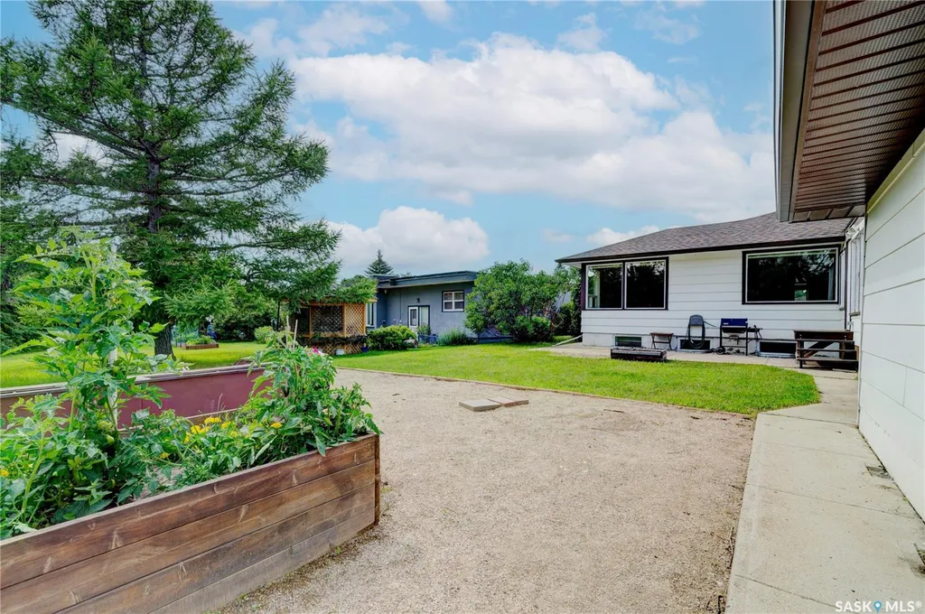 2923 Quinn Drive Regina SK S4P 2W2
