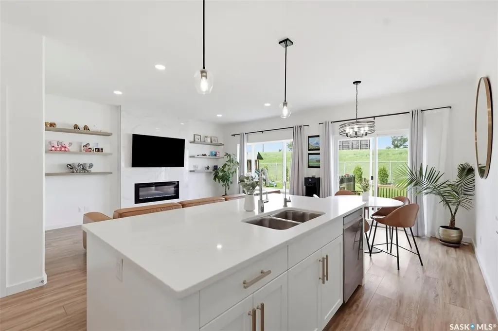 421 Germain Manor Saskatoon SK S7V 0V1