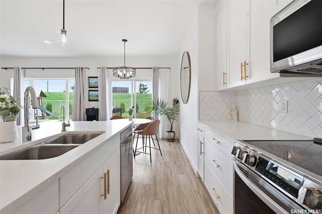 421 Germain Manor Saskatoon SK S7V 0V1