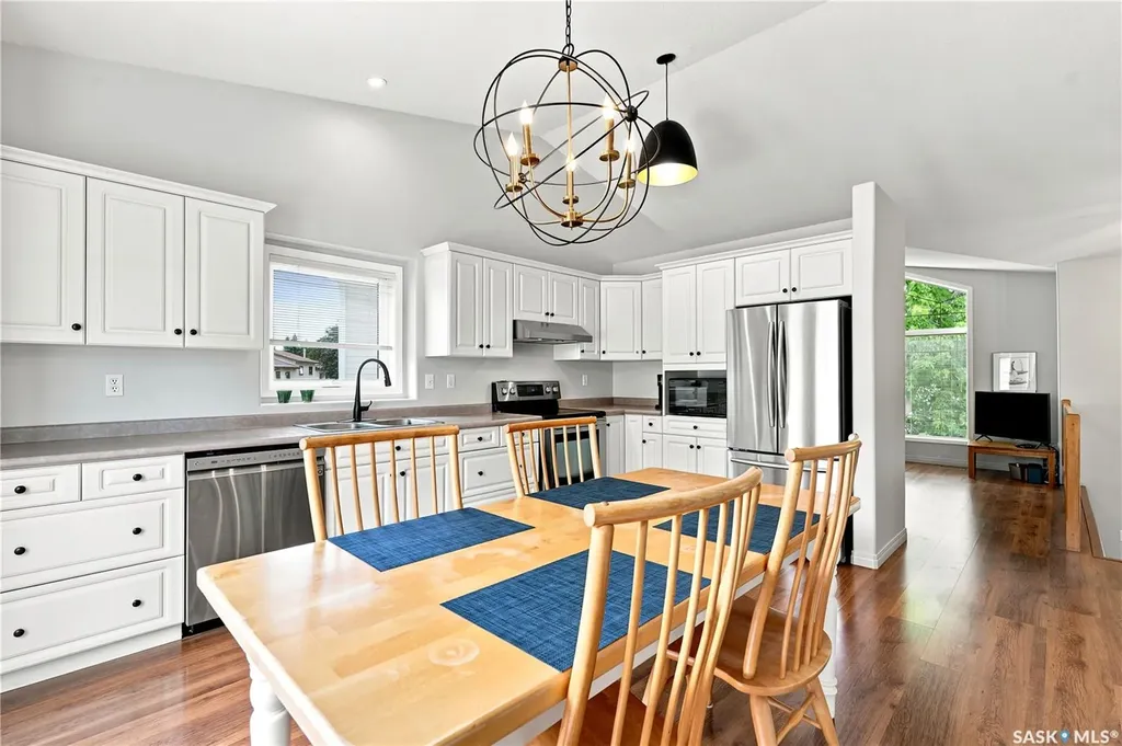 605 Perehudoff Crescent Saskatoon SK S7N 4N7