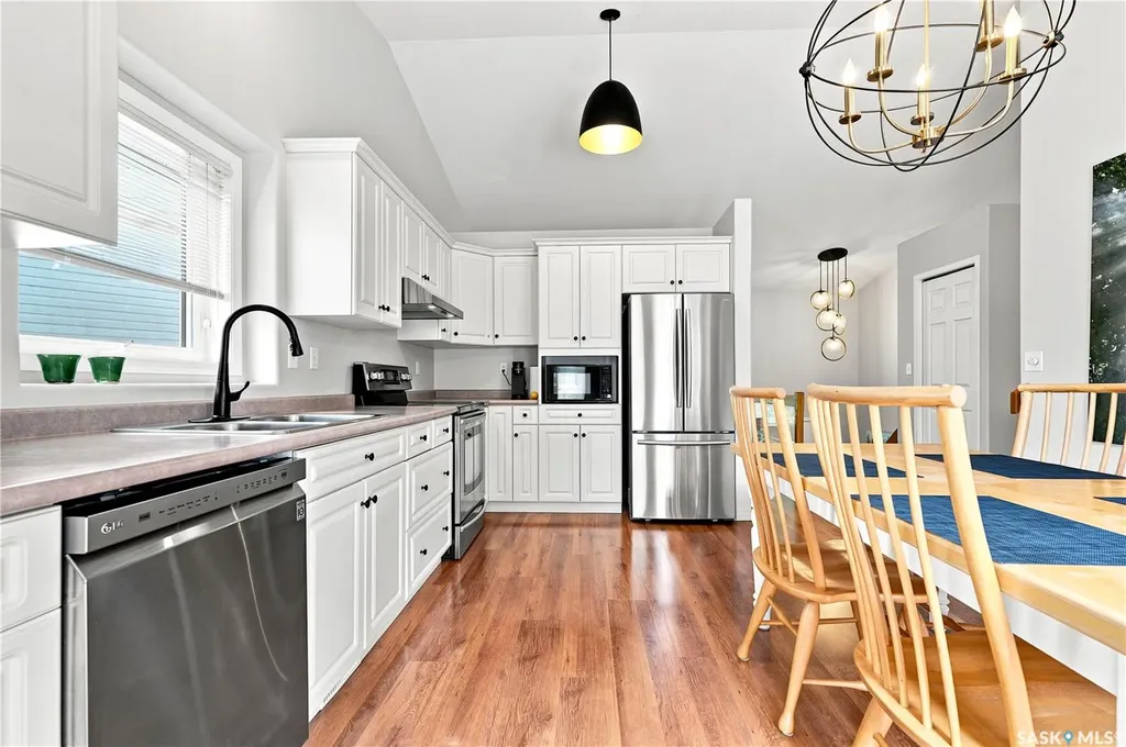 605 Perehudoff Crescent Saskatoon SK S7N 4N7