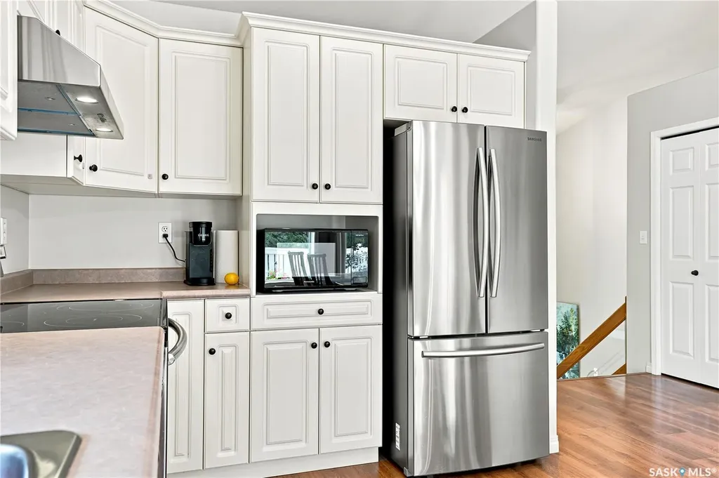 605 Perehudoff Crescent Saskatoon SK S7N 4N7