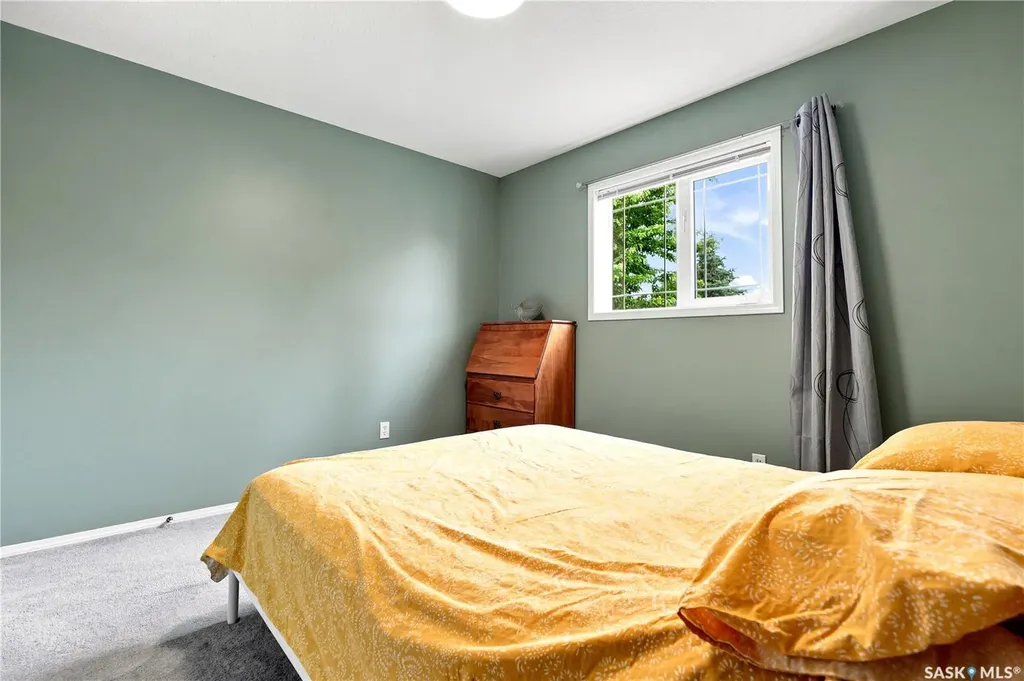 605 Perehudoff Crescent Saskatoon SK S7N 4N7