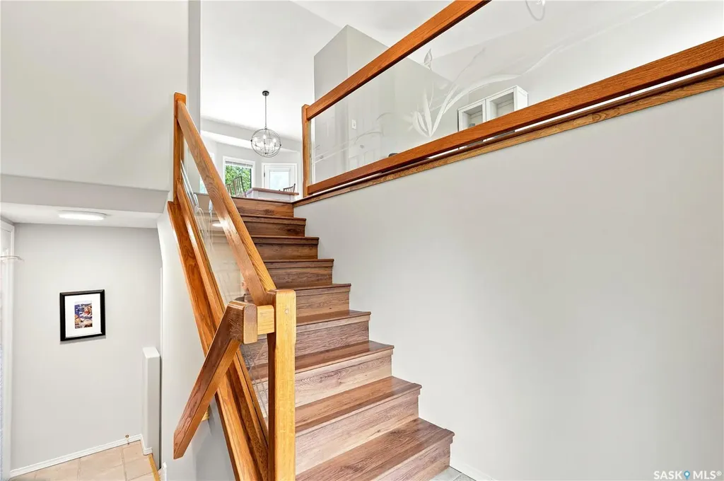 605 Perehudoff Crescent Saskatoon SK S7N 4N7