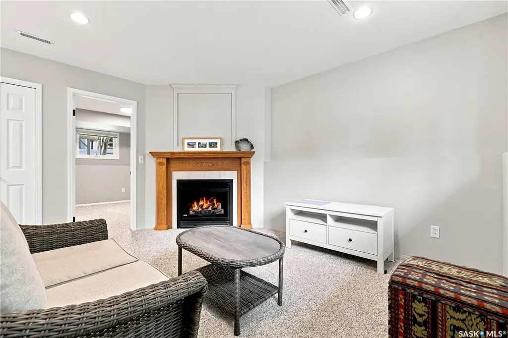 605 Perehudoff Crescent Saskatoon SK S7N 4N7
