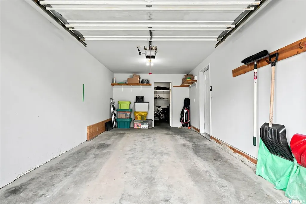 605 Perehudoff Crescent Saskatoon SK S7N 4N7