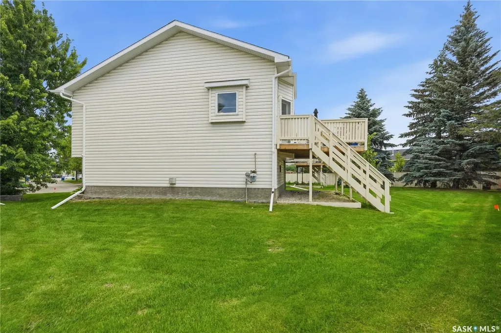 605 Perehudoff Crescent Saskatoon SK S7N 4N7