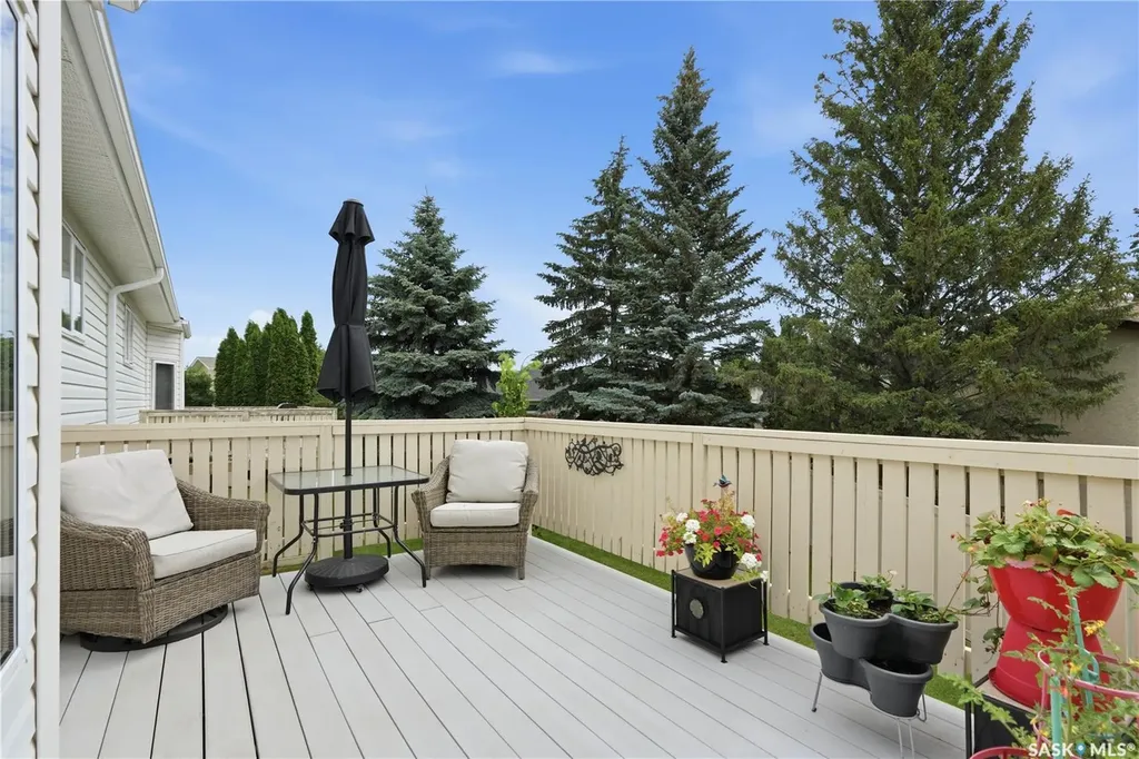 605 Perehudoff Crescent Saskatoon SK S7N 4N7