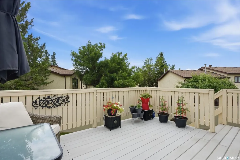 605 Perehudoff Crescent Saskatoon SK S7N 4N7