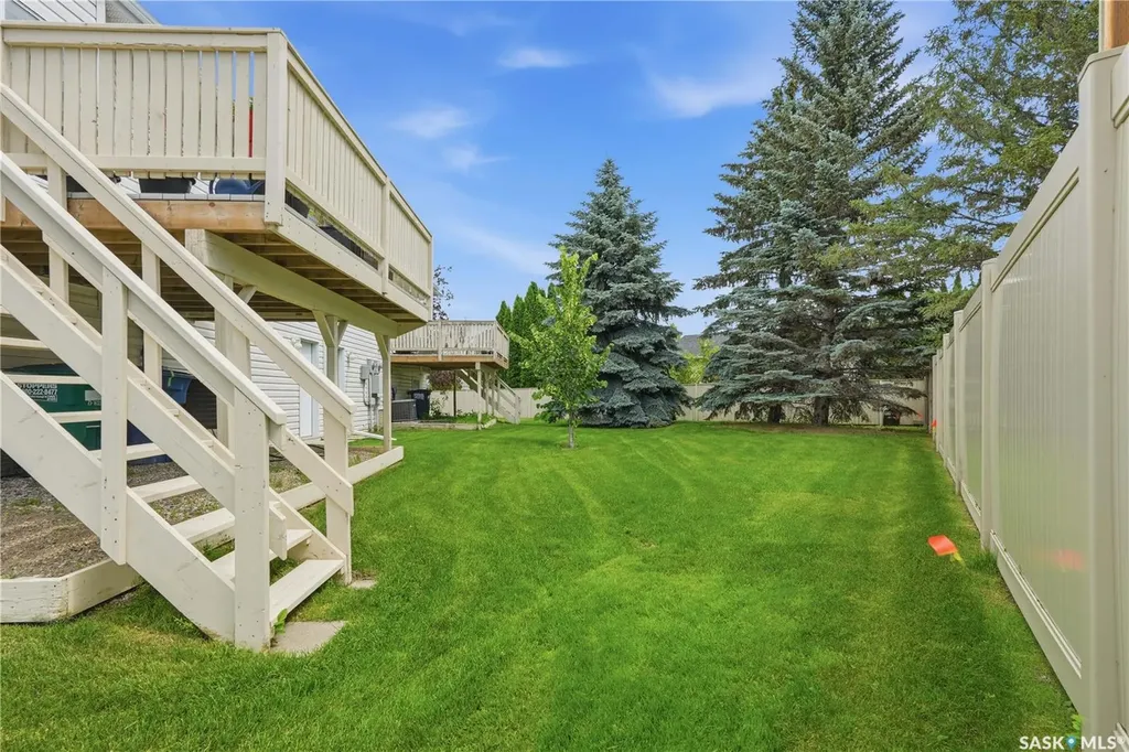 605 Perehudoff Crescent Saskatoon SK S7N 4N7
