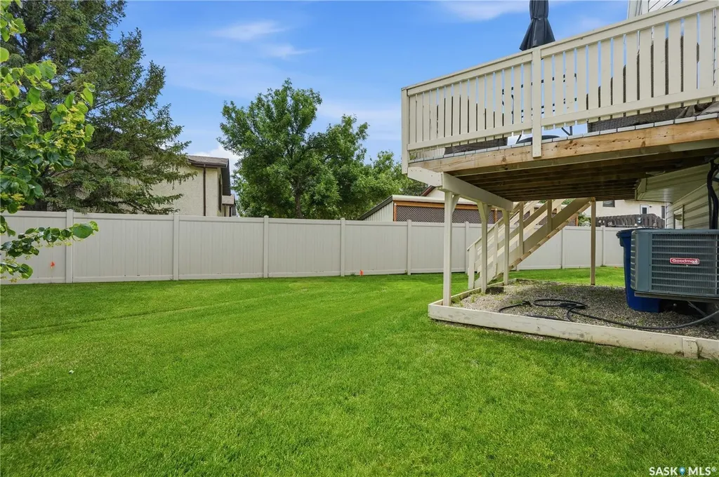 605 Perehudoff Crescent Saskatoon SK S7N 4N7