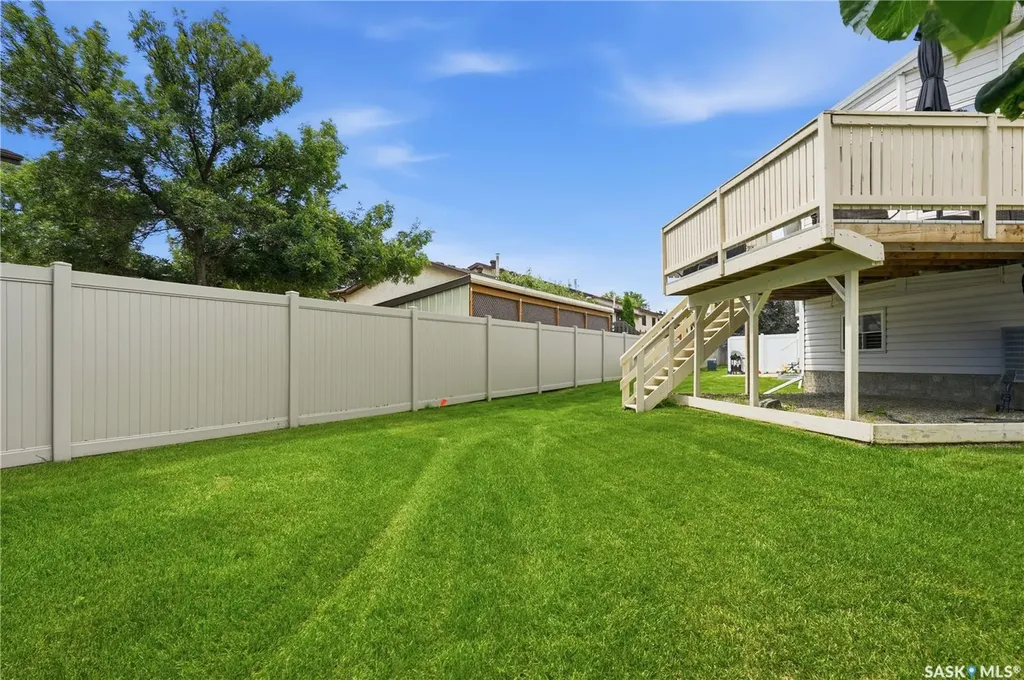 605 Perehudoff Crescent Saskatoon SK S7N 4N7