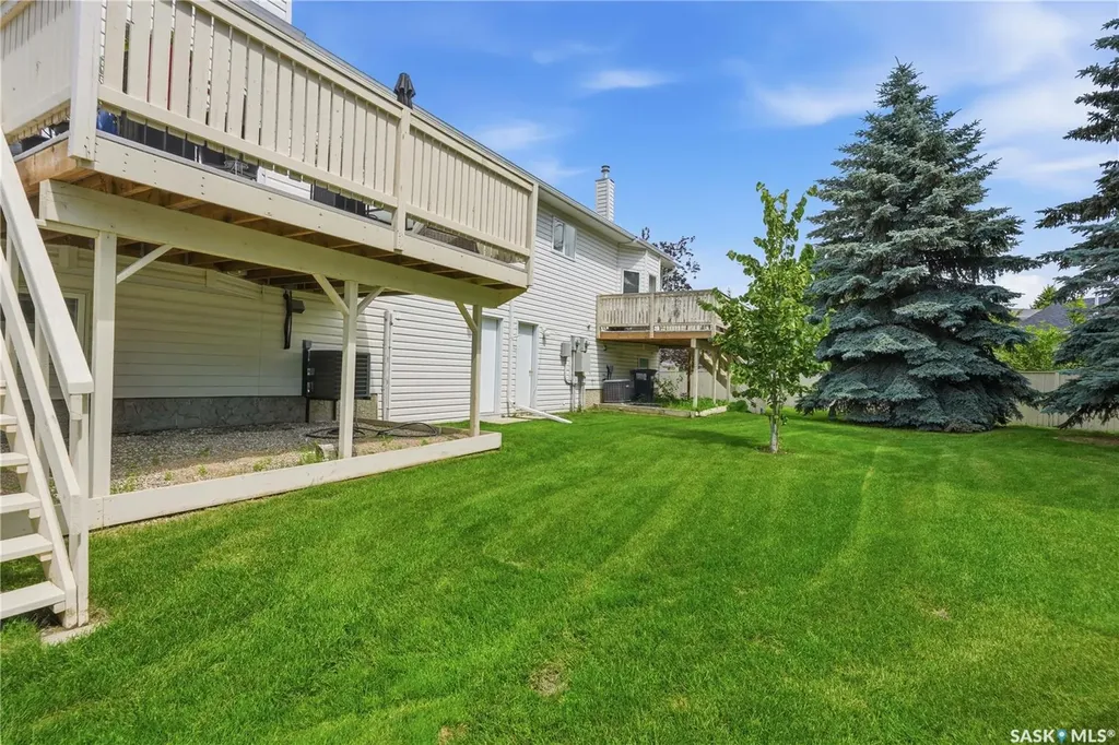 605 Perehudoff Crescent Saskatoon SK S7N 4N7