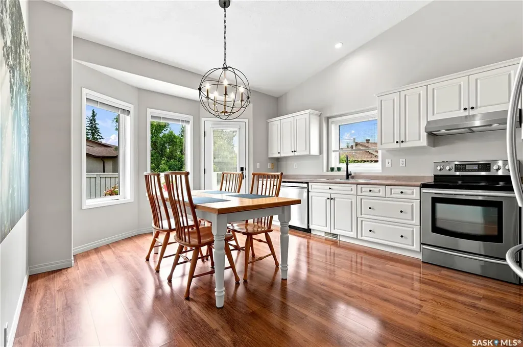 605 Perehudoff Crescent Saskatoon SK S7N 4N7