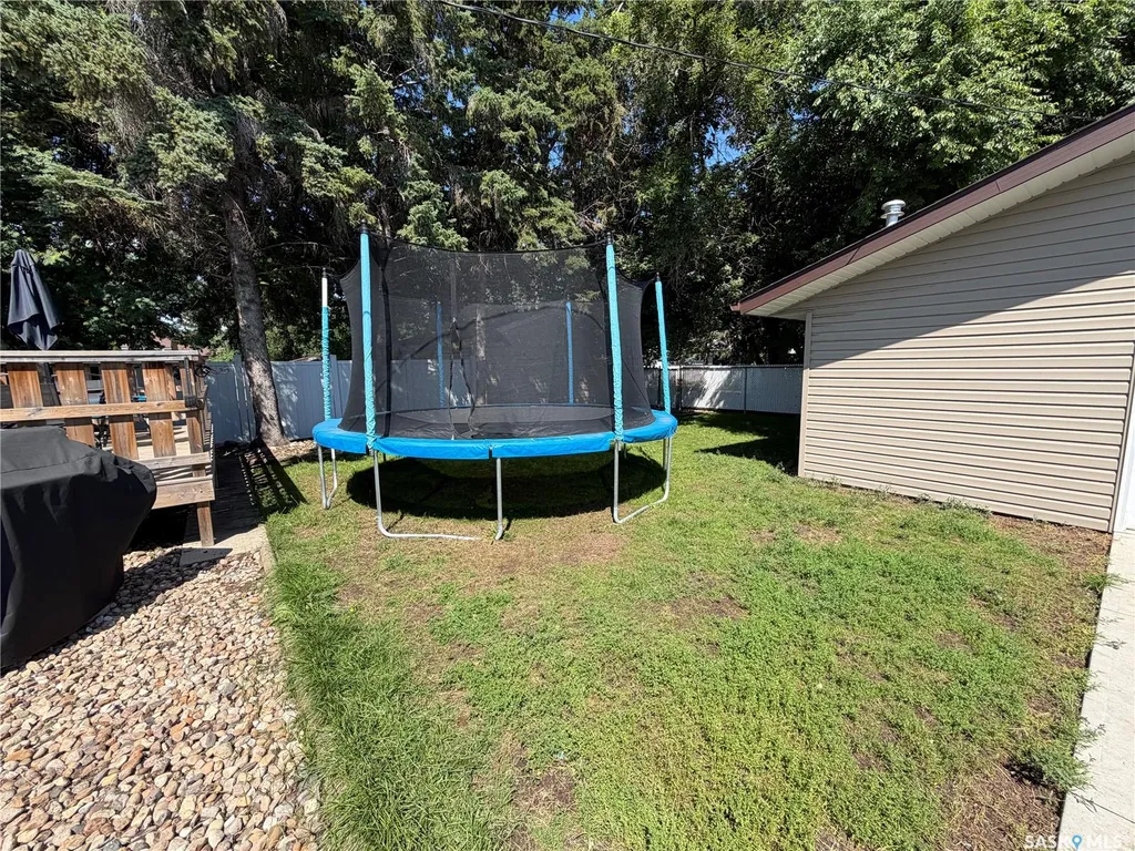 1110 Hastings Street Moose Jaw SK S6H 5R9