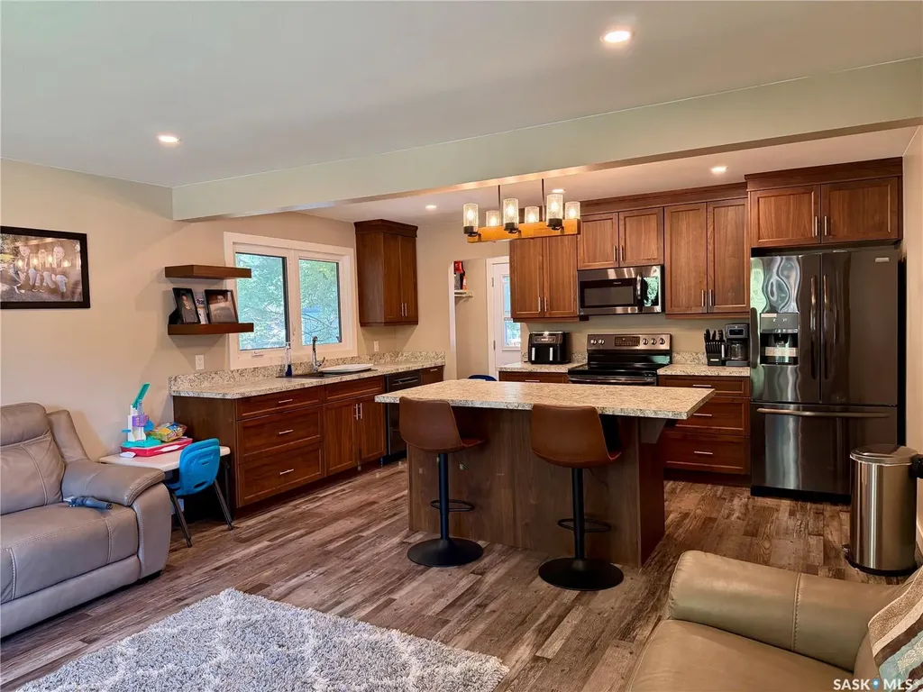 1110 Hastings Street Moose Jaw SK S6H 5R9