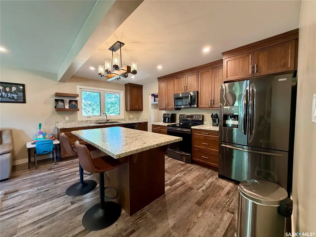1110 Hastings Street Moose Jaw SK S6H 5R9
