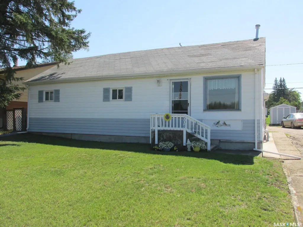 604 Railway Avenue W Nipawin SK S0E 1E0