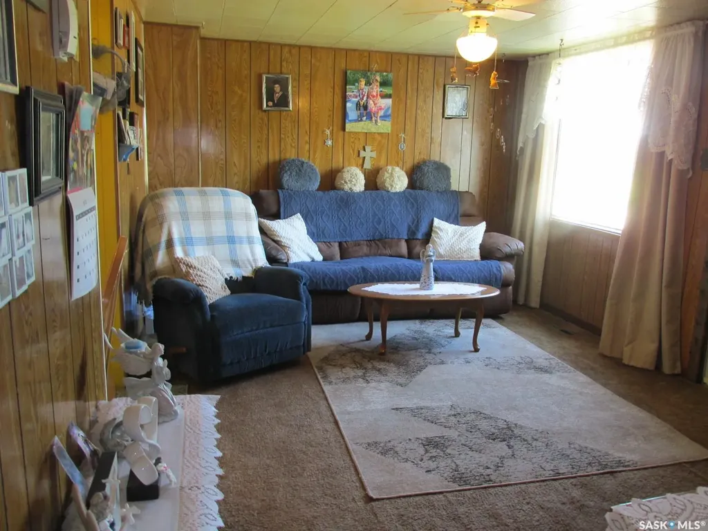 604 Railway Avenue W Nipawin SK S0E 1E0