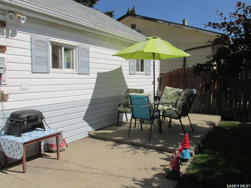 604 Railway Avenue W Nipawin SK S0E 1E0