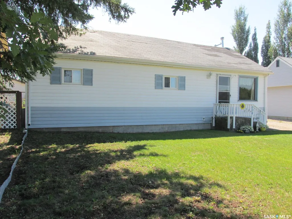 604 Railway Avenue W Nipawin SK S0E 1E0
