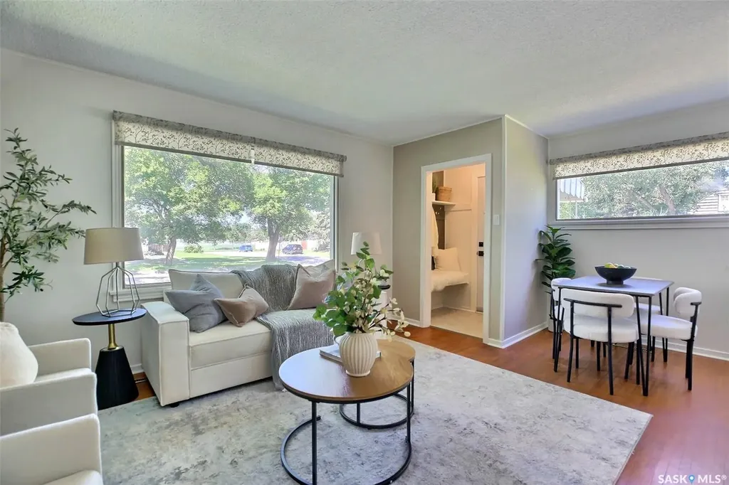 2802 Mctavish Street Regina SK S4S 2C4